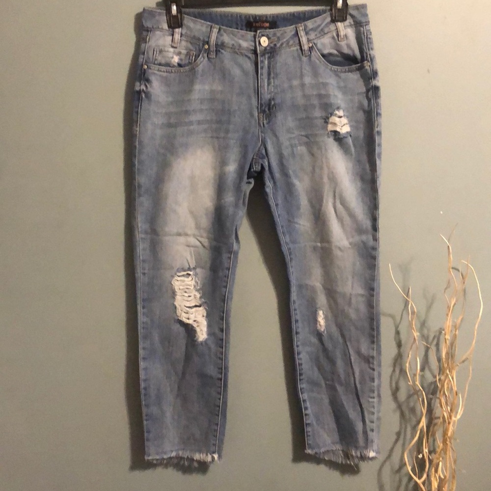 MOM DISTRESSED JEANS